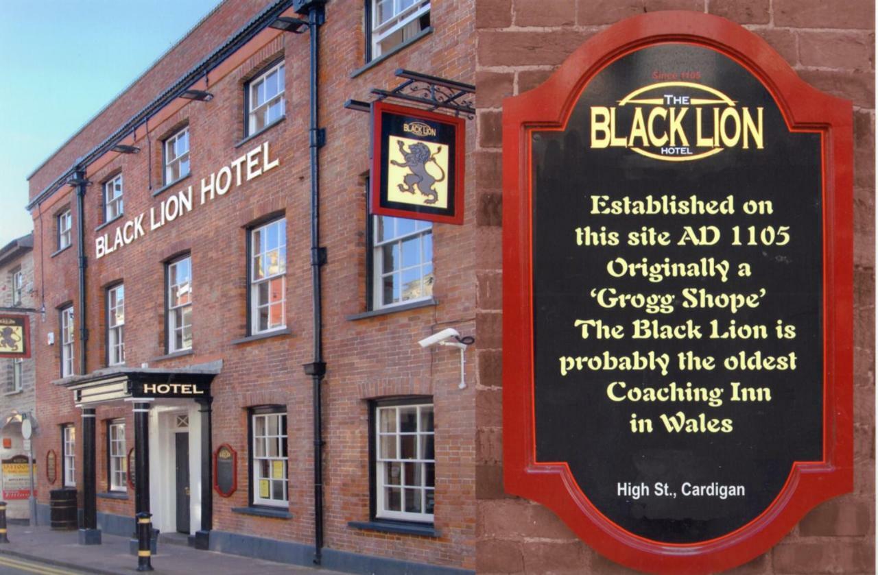 The Black Lion Hotel Cardigan Exteriör bild